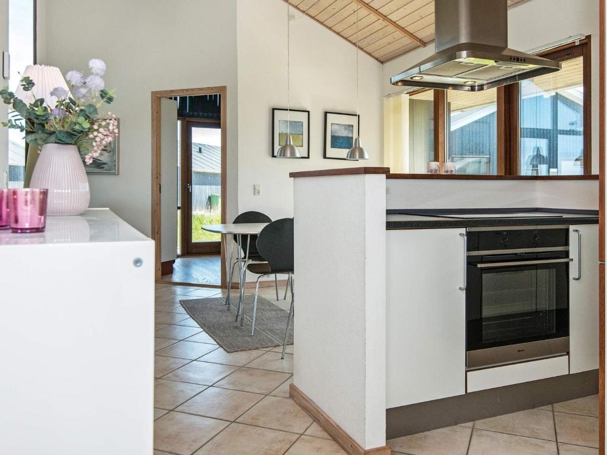 8 Person Holiday Home In Ulfborg ภายนอก รูปภาพ