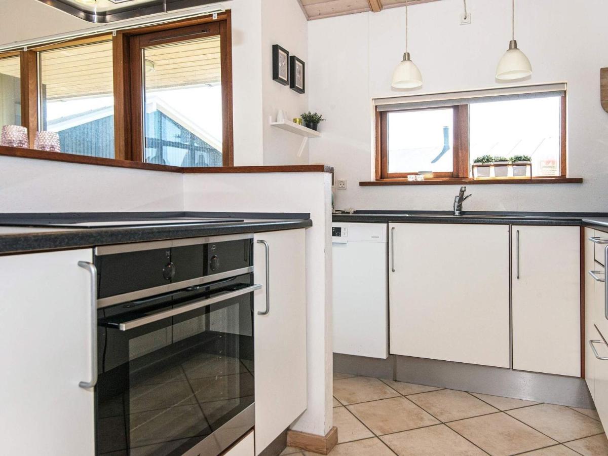 8 Person Holiday Home In Ulfborg ภายนอก รูปภาพ