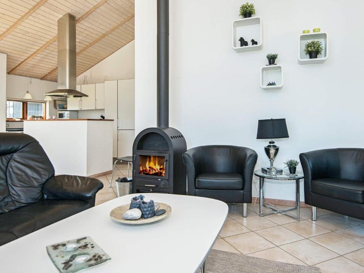 8 Person Holiday Home In Ulfborg ภายนอก รูปภาพ
