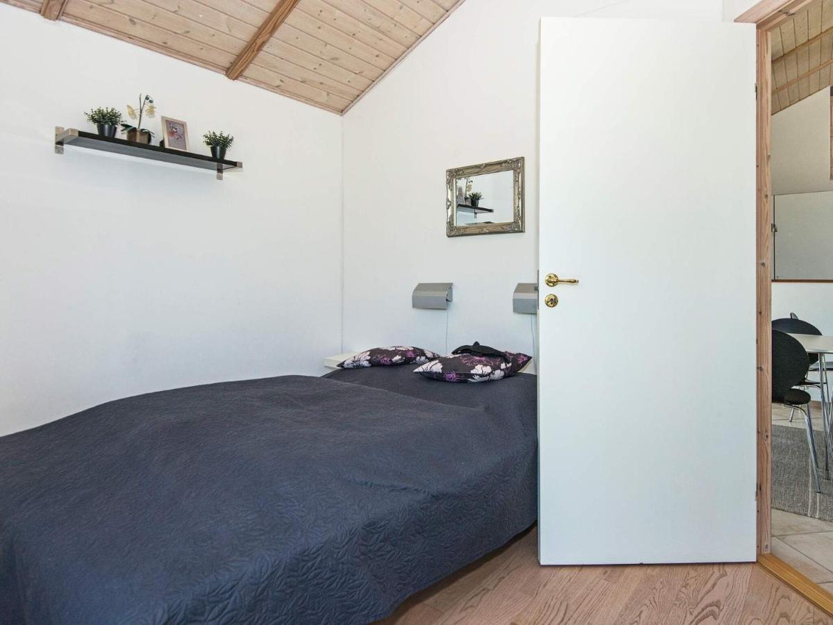 8 Person Holiday Home In Ulfborg ภายนอก รูปภาพ